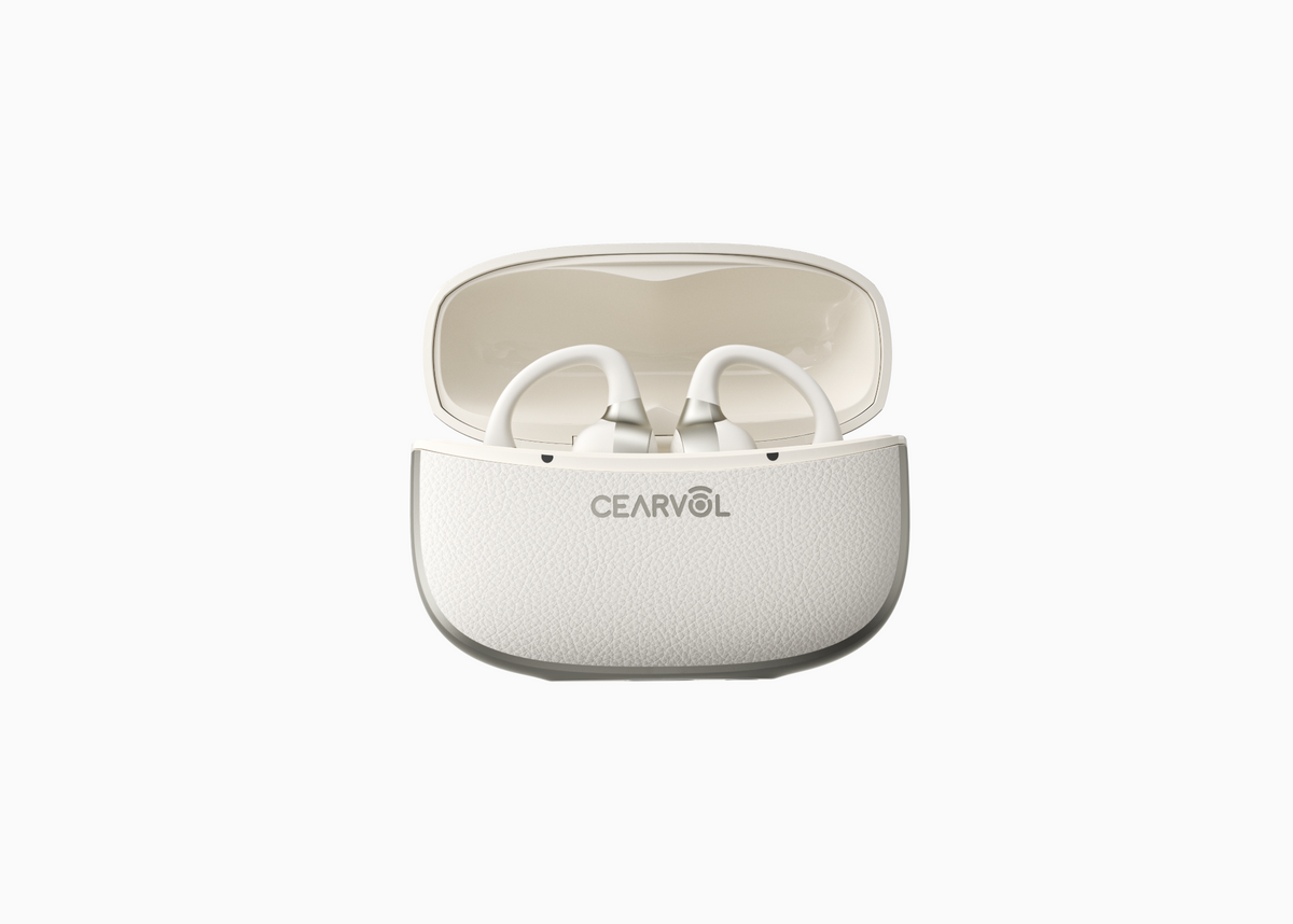 Cearvol集音器と白い充電ケースを開いた正面写真